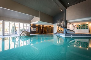 Indoor pool - HUUS Gstaad (Saanen)