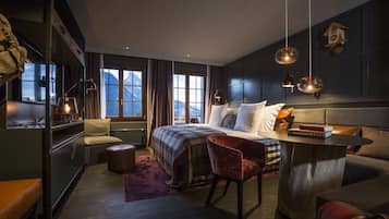 Quarto casal (Southfacing restricted view) | Vista do quarto