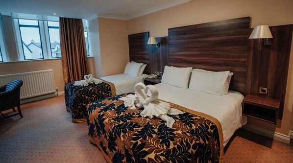 Standard Twin Room | Desk, iron/ironing board, free WiFi, bed sheets - Adair Arms Hotel (Ballymena)