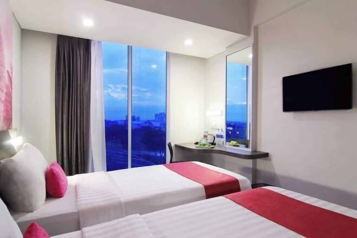 In-room safe, desk, free WiFi, bed sheets