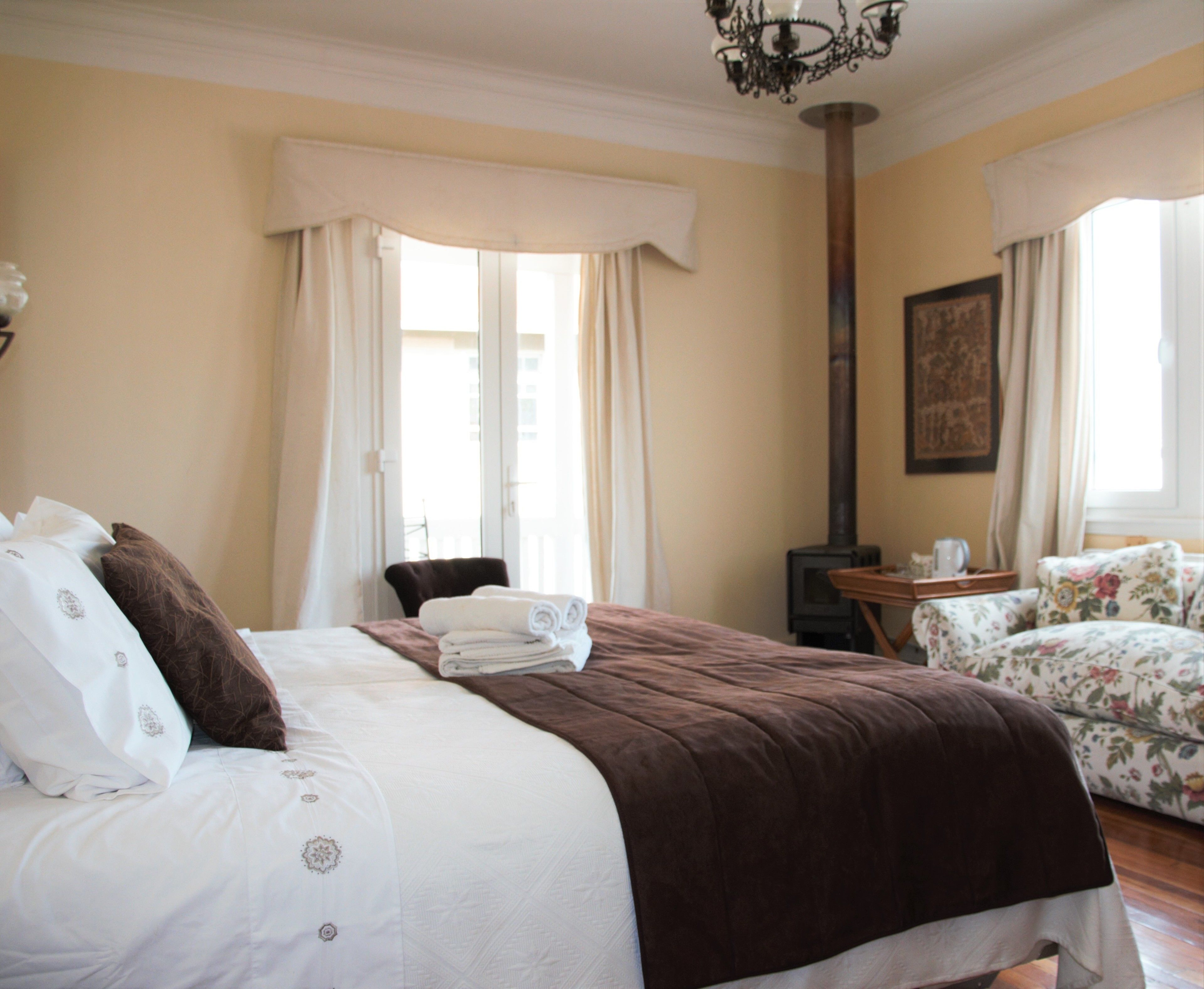 Egyptian cotton sheets, premium bedding, in-room safe, soundproofing