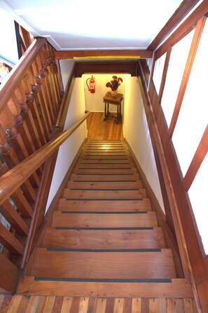 ฝ่ายต้อนรับ