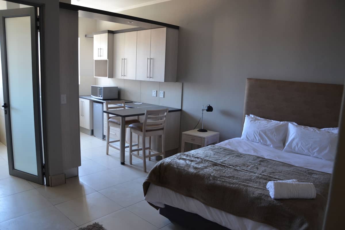 1 bedroom, in-room safe, individually decorated, individually furnished