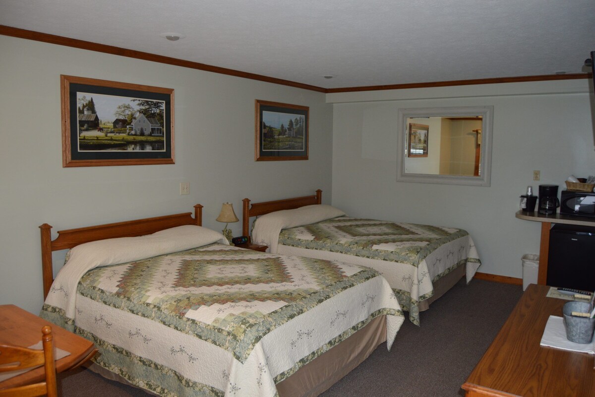 Standard Room, 2 Queen Beds, Non Smoking, Microwave | Pillow-top beds, iron/ironing board (on request), free WiFi