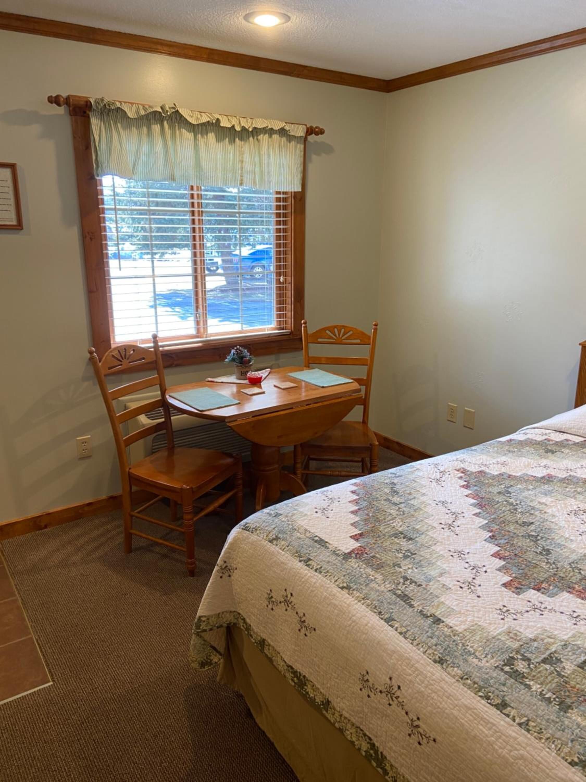 Pillowtop beds, individually decorated, iron/ironing board, free WiFi