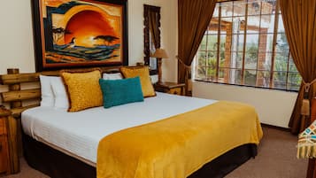 Southern Boubou Room | In-room safe, desk, free WiFi