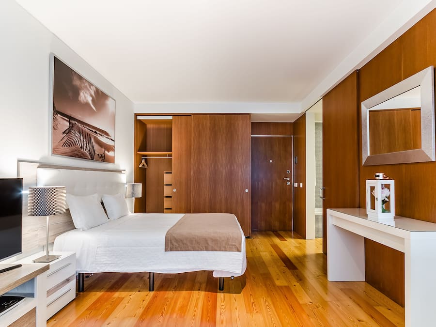 Studio | Een kluis op de kamer, geluiddichte muren, een strijkplank/strijkijzer