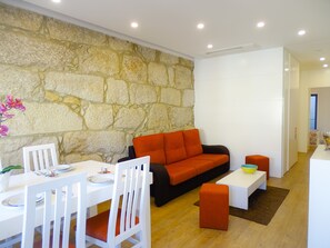 公寓, 2 間臥室 | 客廳 | 平面電視