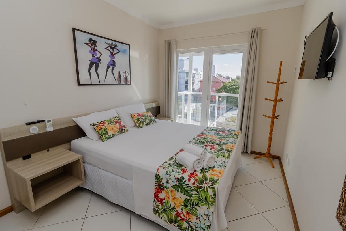 Minibar, in-room safe, blackout drapes, free WiFi