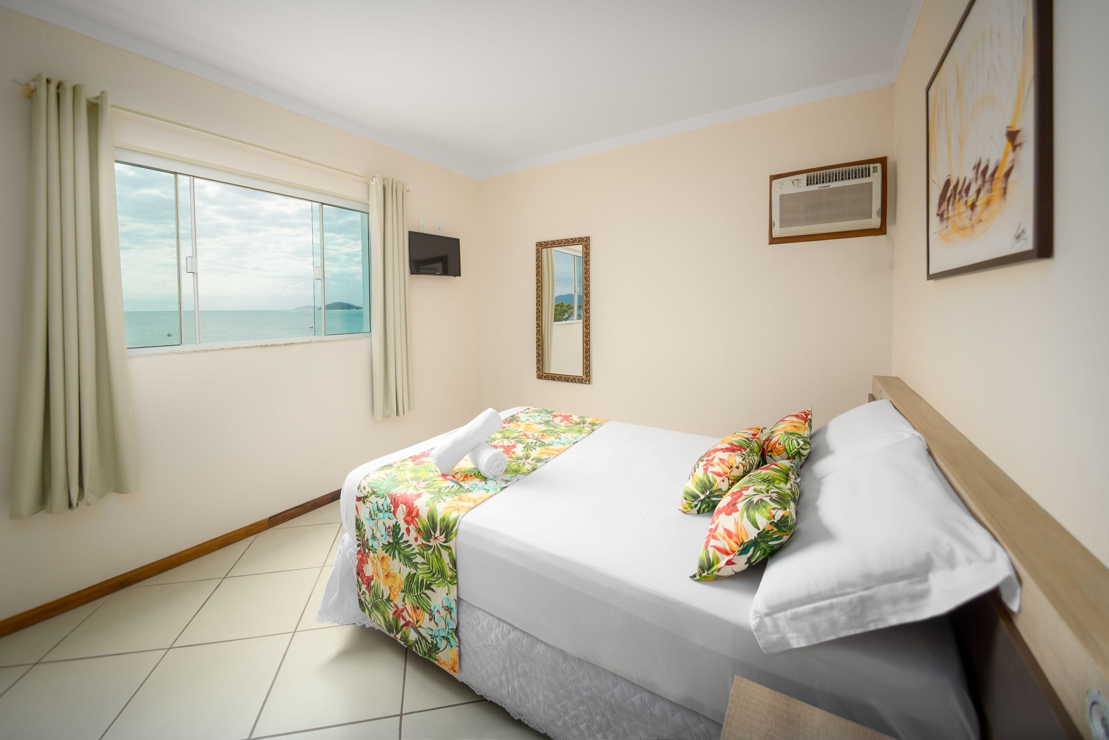 Minibar, in-room safe, blackout curtains, free WiFi