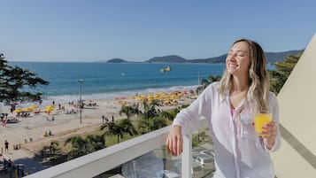 Superior Apartment, Sea View | Minibar, in-room safe, blackout drapes, free WiFi