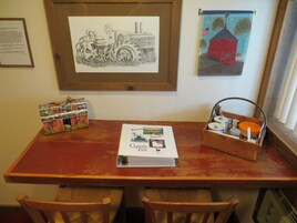 Standard Room, 1 Queen Bed (Loft) | Desk, free rollaway beds, bed sheets