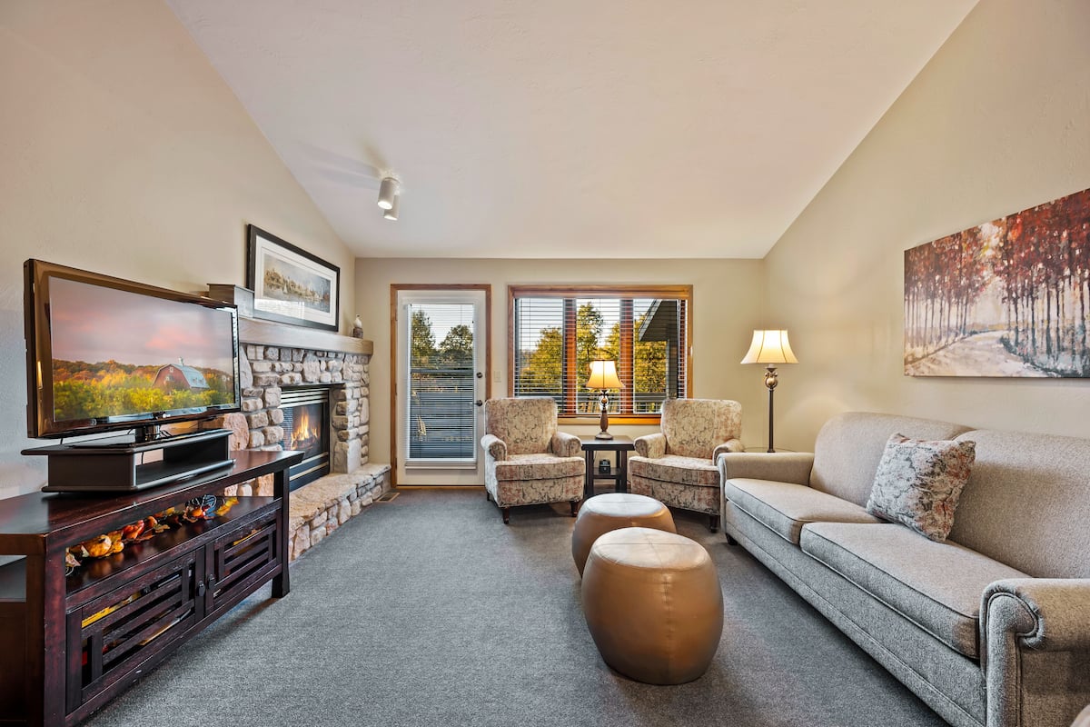 Premium Condo, 2 Bedrooms (2 Bathrooms, 2 Full Flights of Stairs) | Living area | 32-inch flat-screen TV with cable channels, TV, fireplace