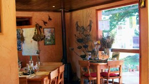 Free daily continental breakfast - Posada del Parque Lodge (Quintero)