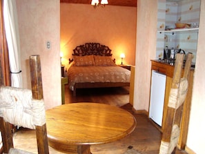 Family Triple Room, 1 Bedroom, Kitchenette | In-room safe, free WiFi, wheelchair access - Posada del Parque Lodge (Quintero)