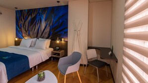 Dobbeltrom – superior | Minibar, safe på rommet, skrivebord og skrivebord for bærbar PC