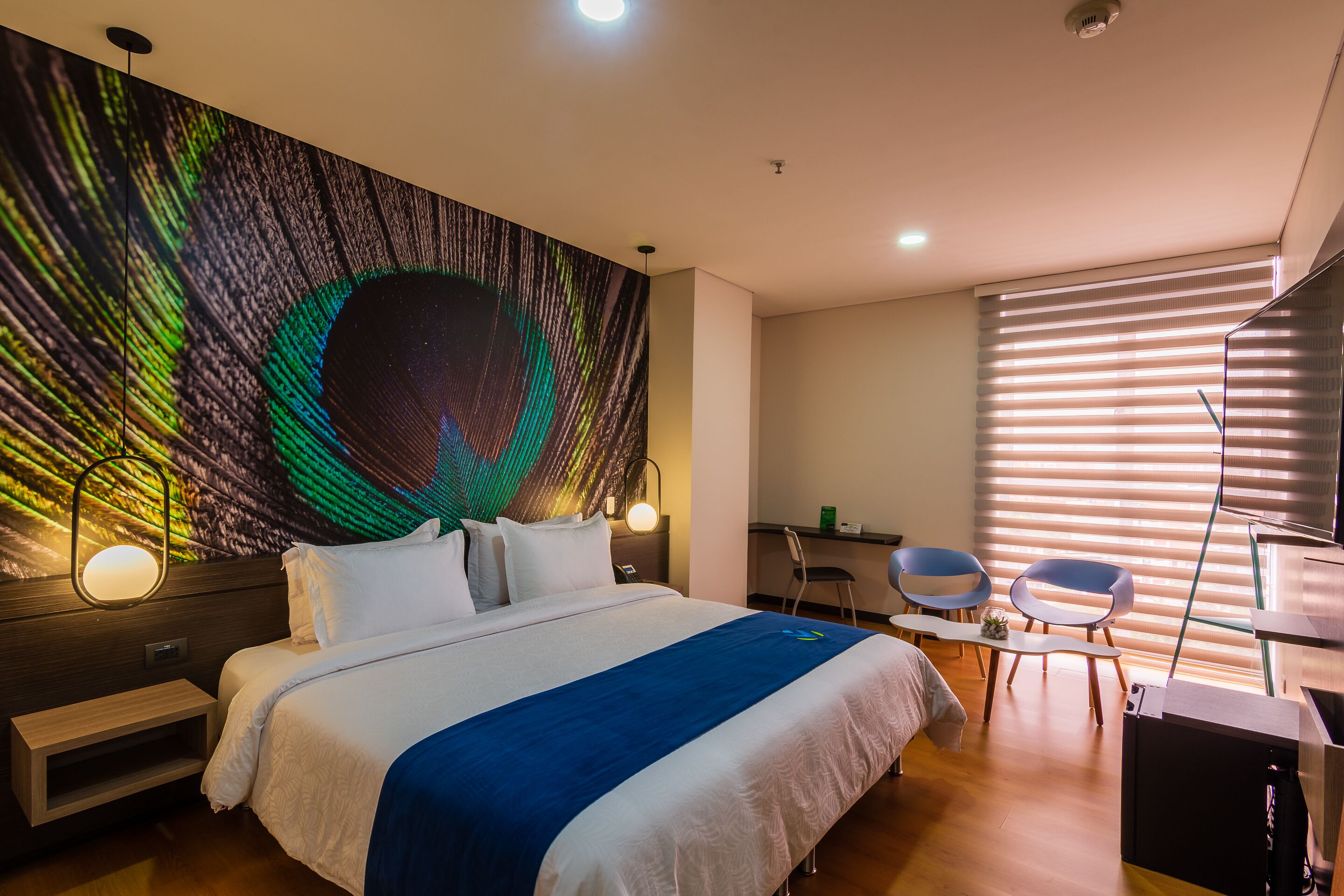 superior double room | minibar, in-room safe, desk, laptop workspace