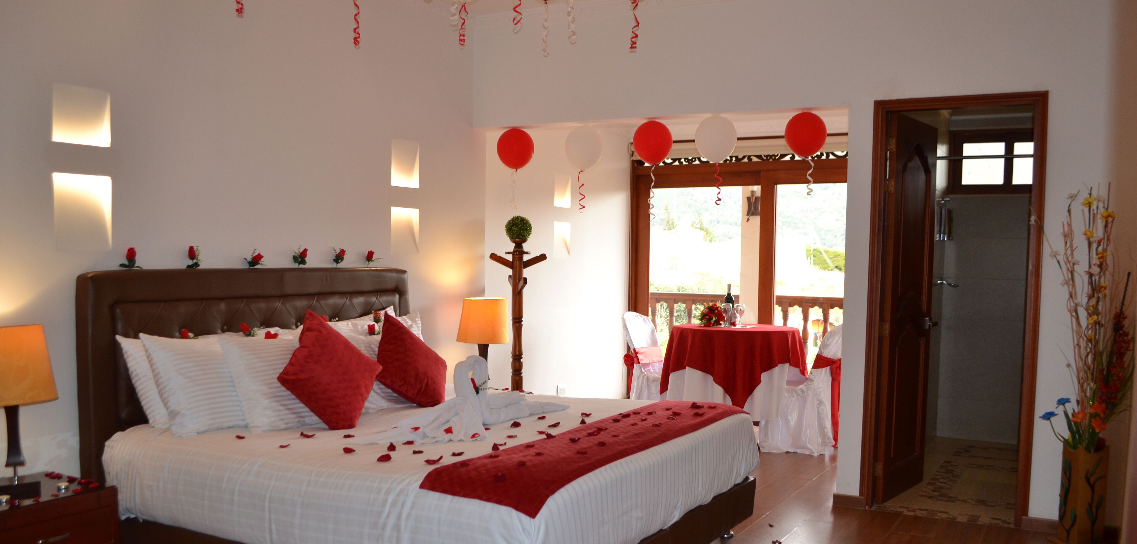 Presidential Room | Minibar, desk, cribs/infant beds, rollaway beds