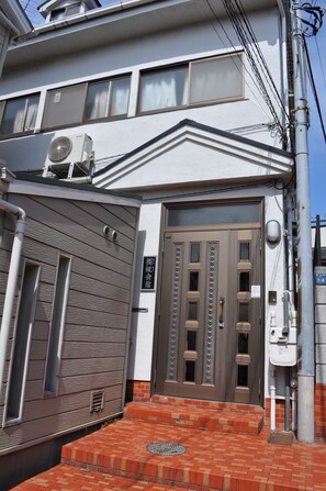 Front of property - Ofu Jyoshi Kaikan 1st building - Caters to Women (Tokyo)