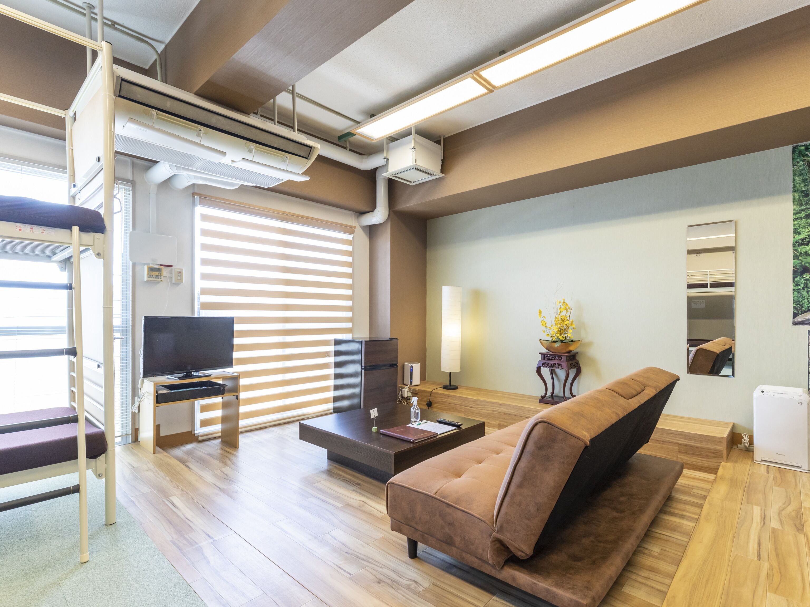 Habitación familiar, no fumadores, baño compartido | Wifi gratis y ropa de cama