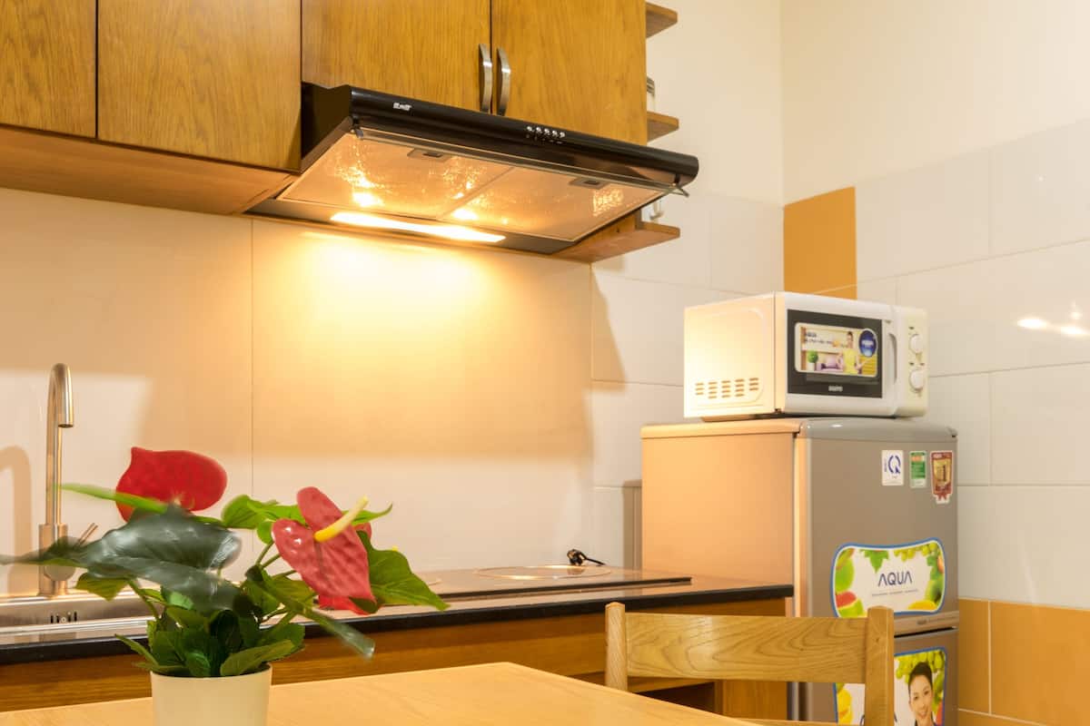 Deluxe Apartment, 2 Single Beds, Kitchenette | Private kitchen