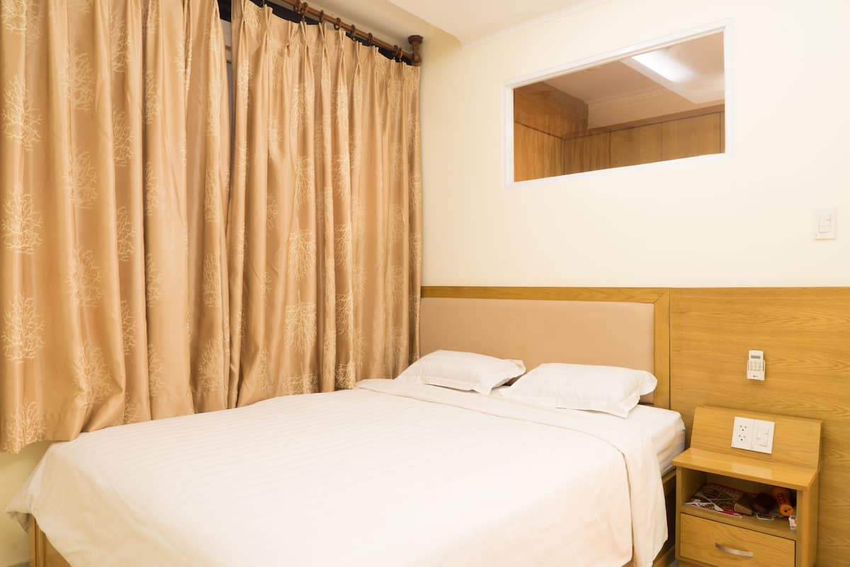 Deluxe Apartment, 1 King Bed, Kitchenette