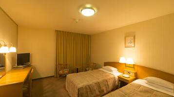 Twin Room | Desk, free WiFi, bed sheets