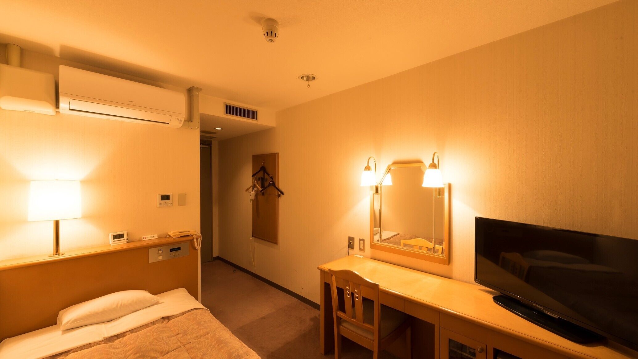 Desk, free WiFi, bed sheets