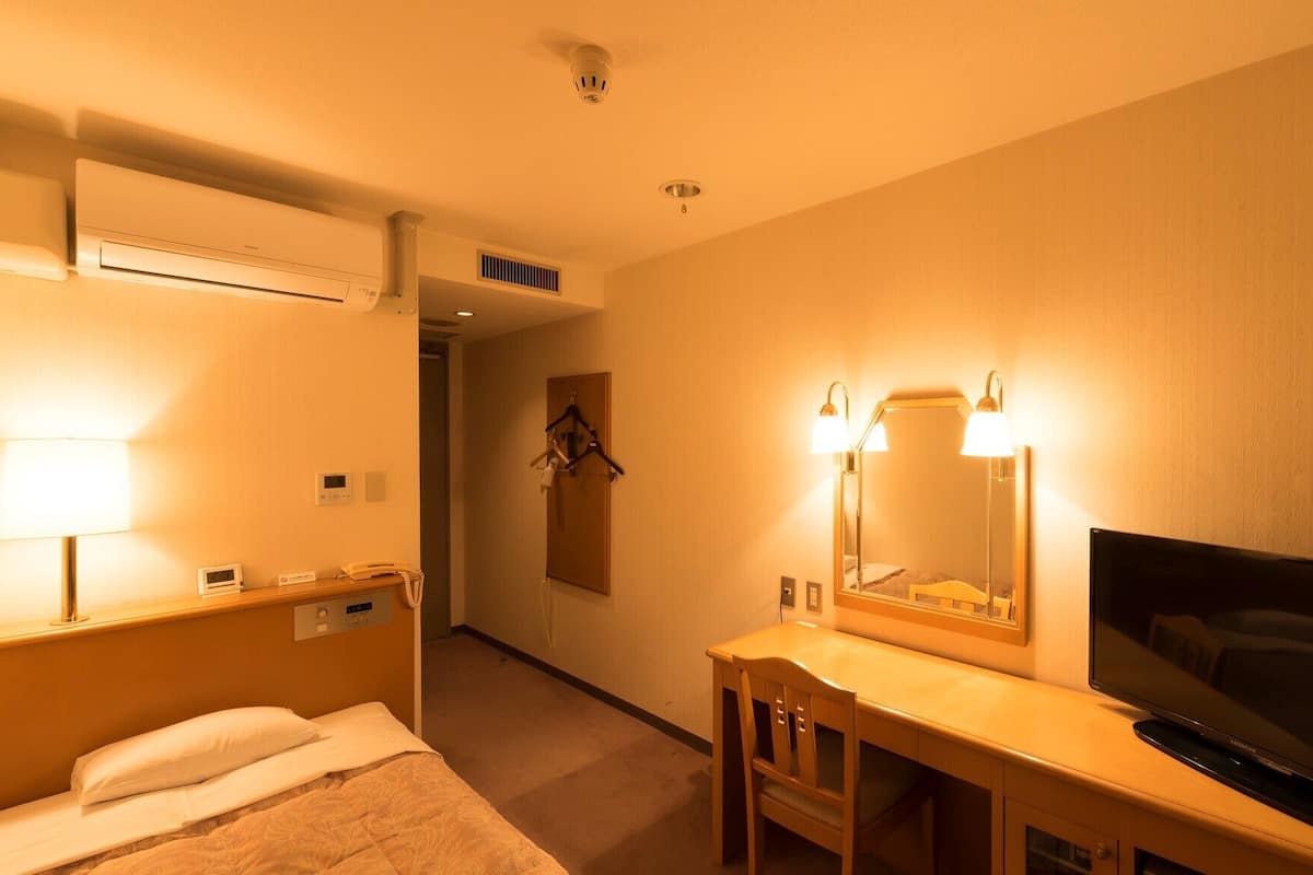 Escrivaninha, Wi-Fi de cortesia, roupa de cama