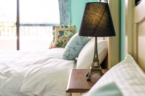 Ing Quad Room | Premium bedding, desk, soundproofing, iron/ironing board