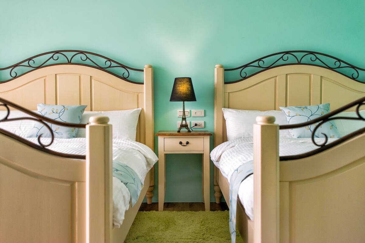 Ing Quad Room | Premium bedding, desk, soundproofing, iron/ironing board