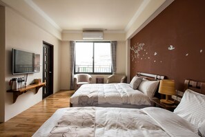 Ing Quad Room | Premium bedding, desk, soundproofing, iron/ironing board