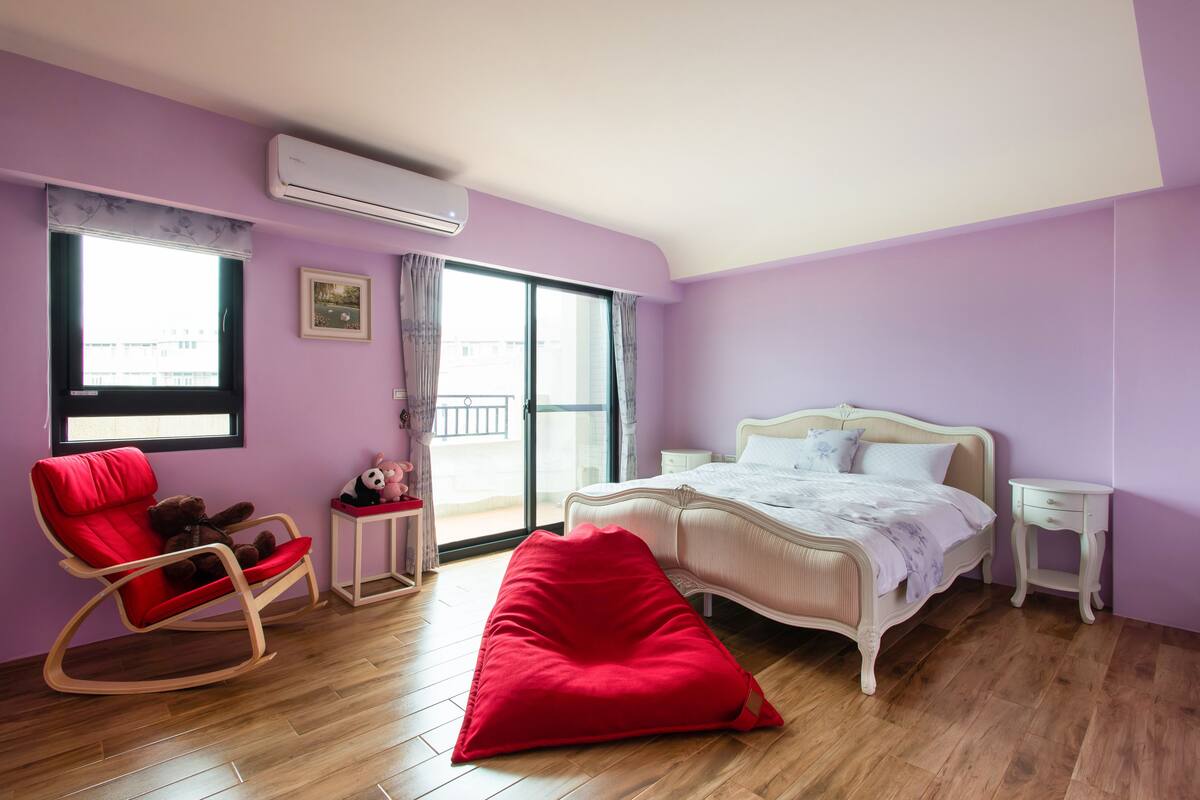 Ing Double Room | Premium bedding, desk, soundproofing, iron/ironing board