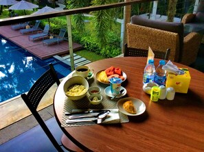 Colazione completa, servita tutte le mattine (400 THB a persona) 