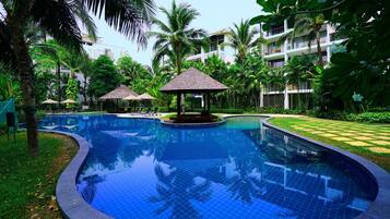 2 outdoor pools, pool umbrellas, pool loungers