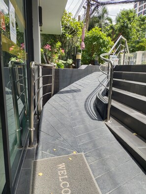 Property entrance - Avatar Residence (Bangkok)