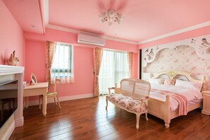 Phòng đôi | Bộ đồ giường cao cấp, bàn, phòng cách âm 