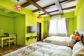 Quadruple Room | Premium bedding, desk, soundproofing, free WiFi