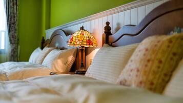 Premium bedding, desk, soundproofing, free WiFi