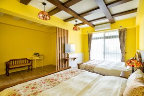 Quadruple Room | Premium bedding, desk, soundproofing, free WiFi