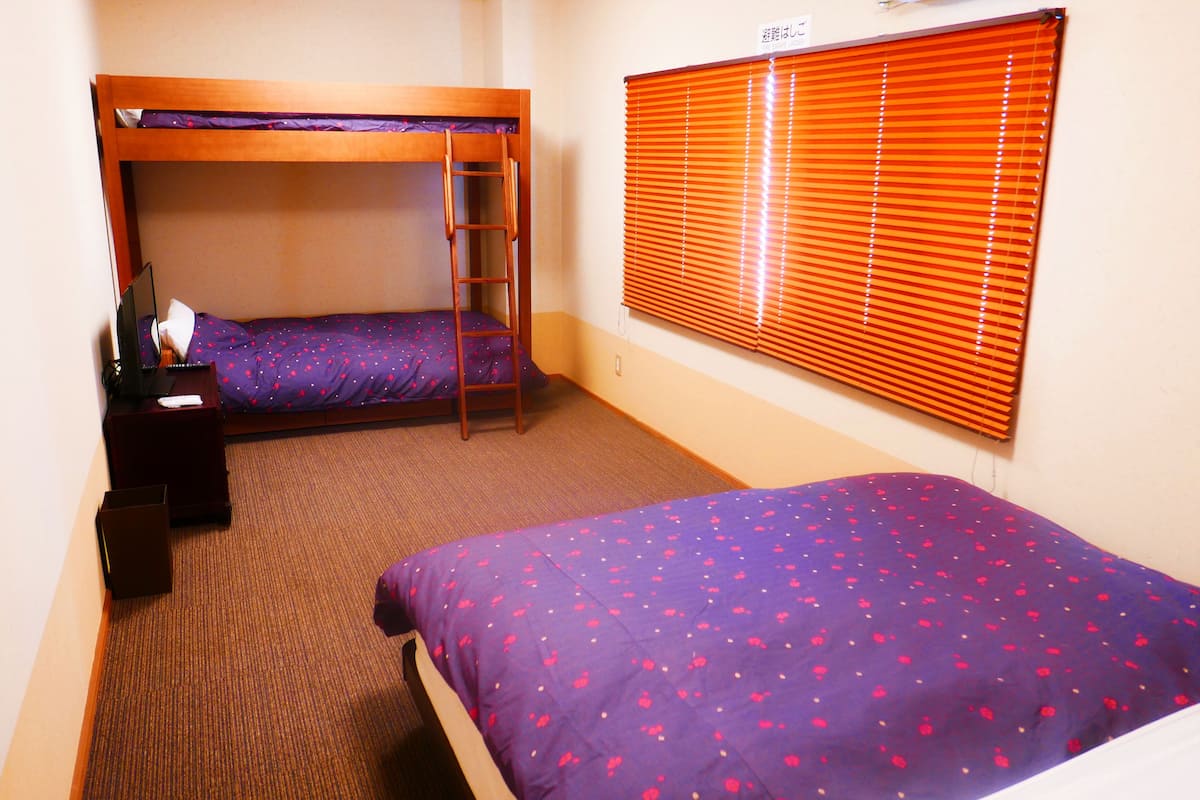 Family Room, with Private Bathroom | Down duvets, free WiFi, bed sheets