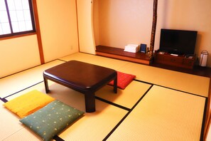 ห้องทราดิชันนัล (Standard Japanese Style with Bathroom) | ผ้านวมขนเป็ด, Wi-Fi ฟรี, ผ้าปูที่นอน
