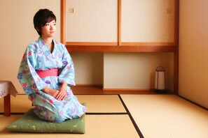 Down comforters, free WiFi, bed sheets - K's House Takayama Oasis - Quality Hostels (Takayama)