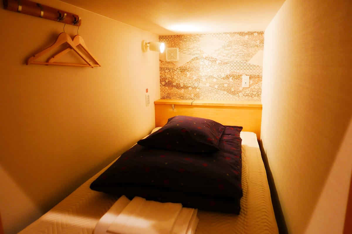 Down duvets, free WiFi, bed sheets