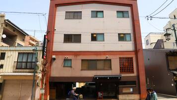 Fachada de la propiedad