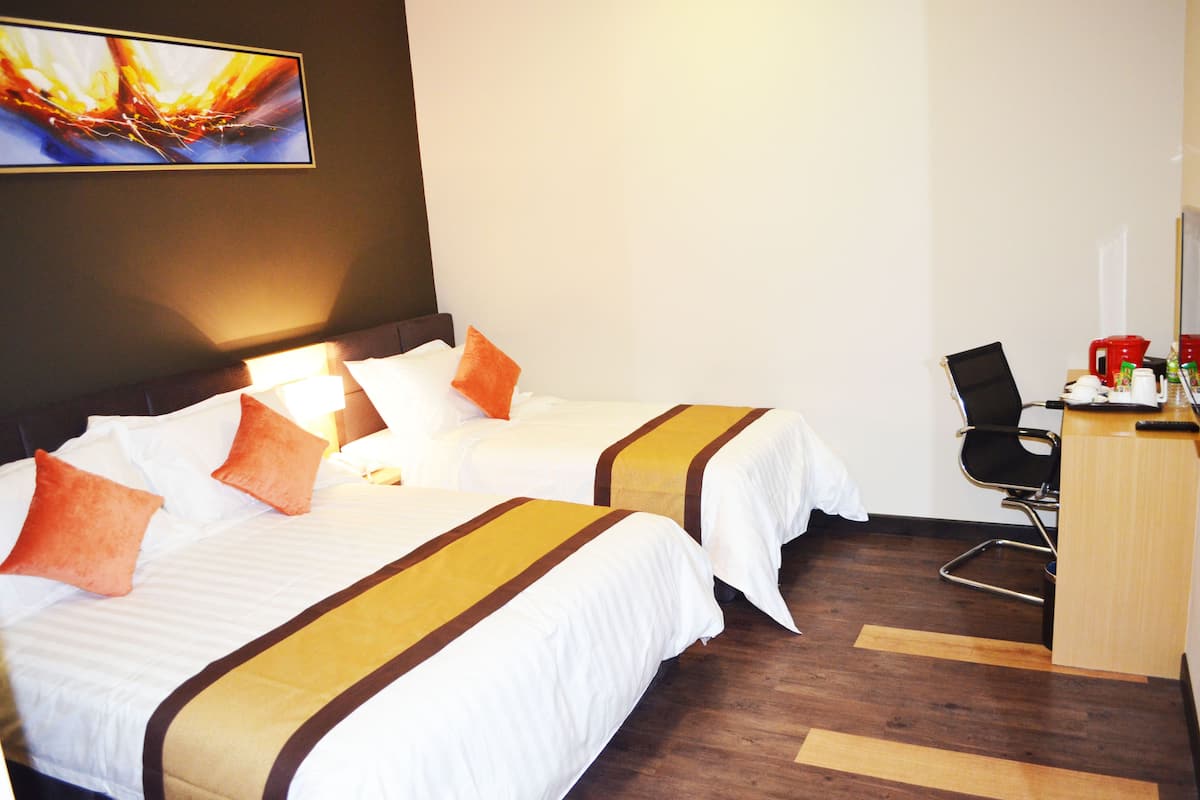 in-room safe, desk, free wifi