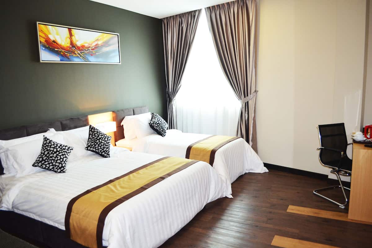 family deluxe room | in-room safe, desk, free wifi