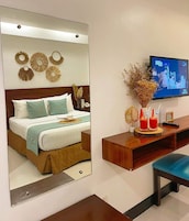 Ropa de cama de alta calidad y minibar 