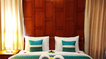 Villa Deluxe, 1 habitación, acceso a la piscina, vistas a la piscina | 1 dormitorio, minibar, caja fuerte y cunas gratuitas
