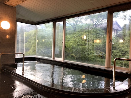 Baño termal público. Tosawashi Kougeimura QRAUD